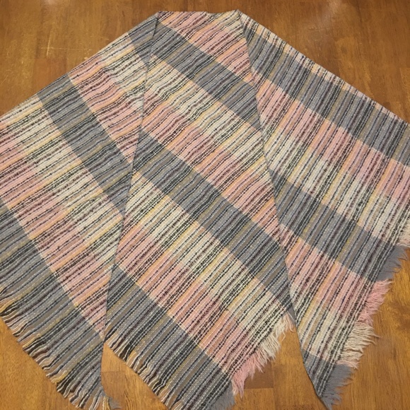 NWT Plaid Blanket Scarf Wrap BOUTIQUE - Picture 3 of 5